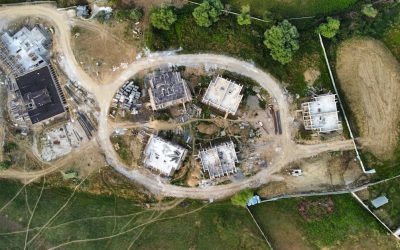 Албания: Какво стои зад ‘Фламинговата революция’?