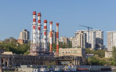 Две руски рафинерии горят след украински атаки