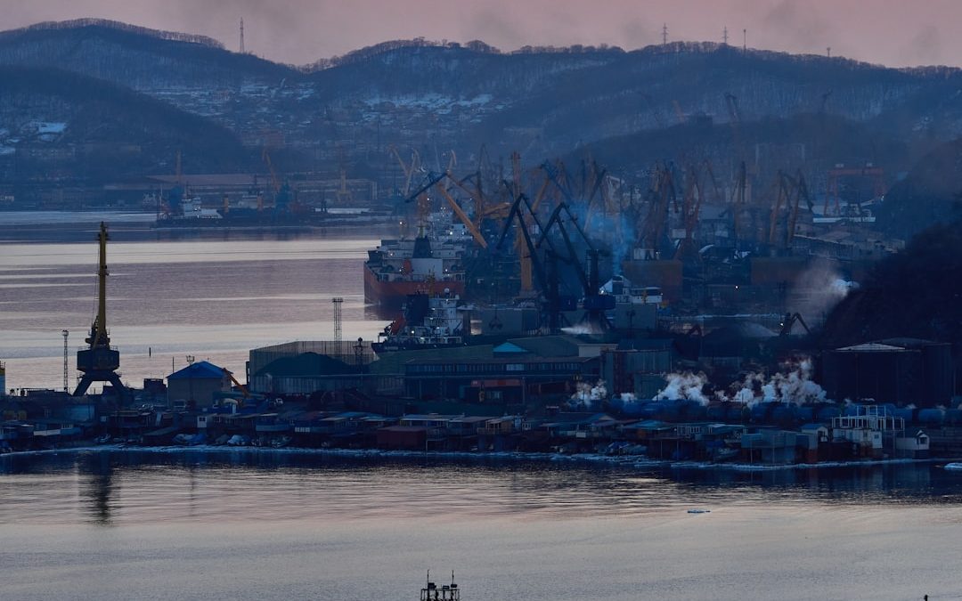 Украйна атакува нефтените терминали край Санкт Петербург в Русия